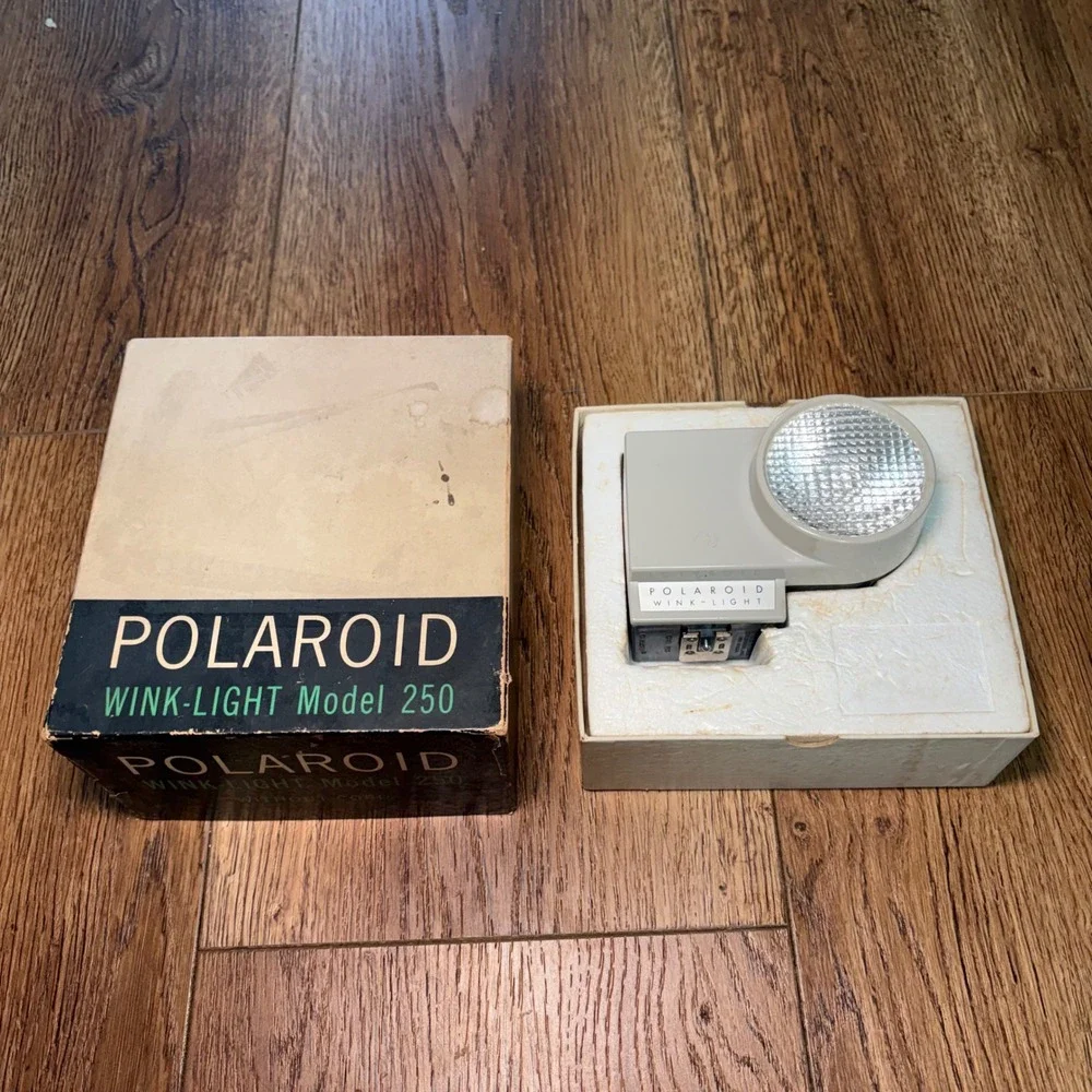 Vintage Polaroid Wink-Light Model 250 Camera Fill Light Accessory with Box